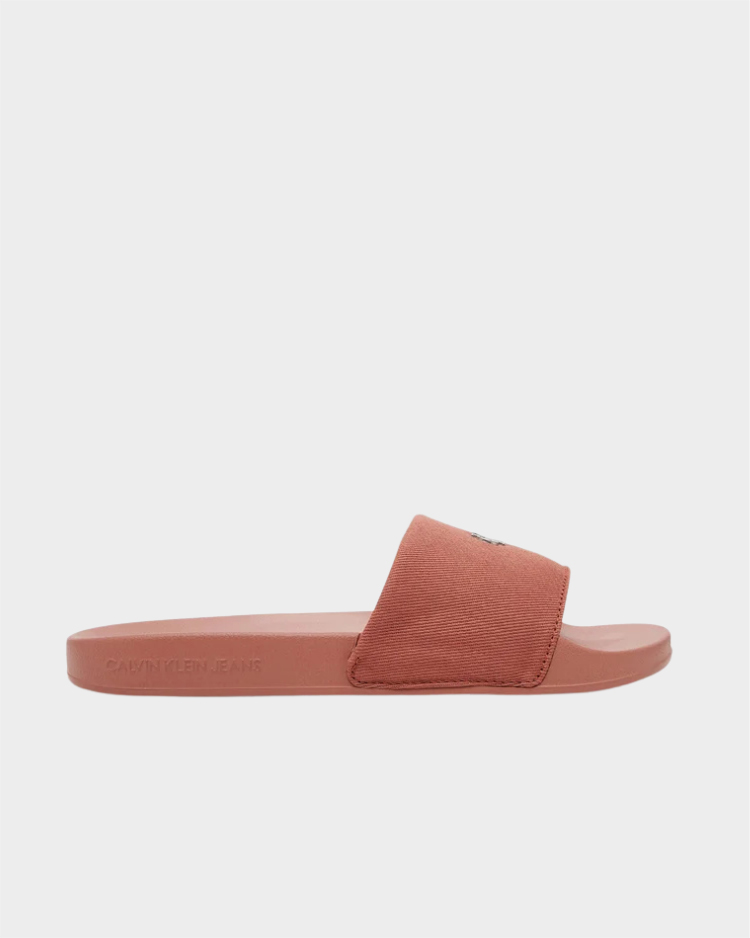 כפכפי נשים מבית Calvin Klein Jeans דגם Slide Monogram Hardware YW0YW01713 | קלוין קליין סלאיד