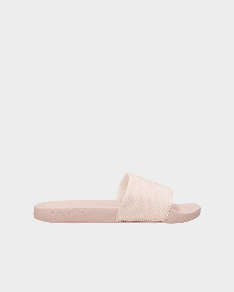 כפכפי נשים מבית Calvin Klein Jeans דגם Slide Monogram WMNS YW0YW01835 | קלוין קליין סלאיד