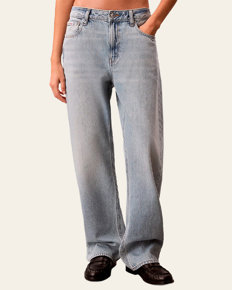 ג'ינס נשים בגזרה ישרה CALVIN KLEIN